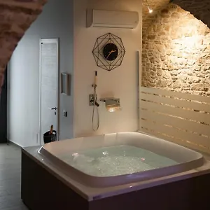 https://suite-123-luxury-bb-jacuzzi.barihotels.org